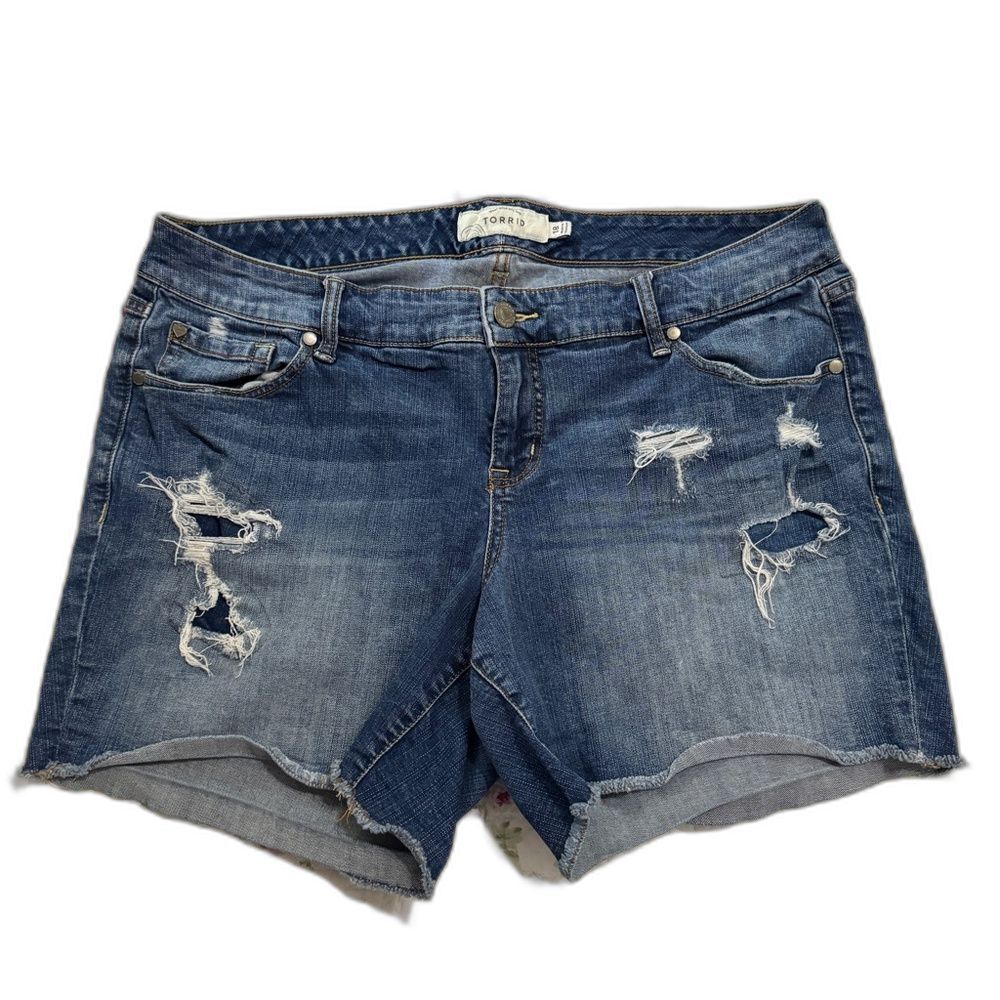Torrid distressed, blue, dark wash, Shorts Size 18